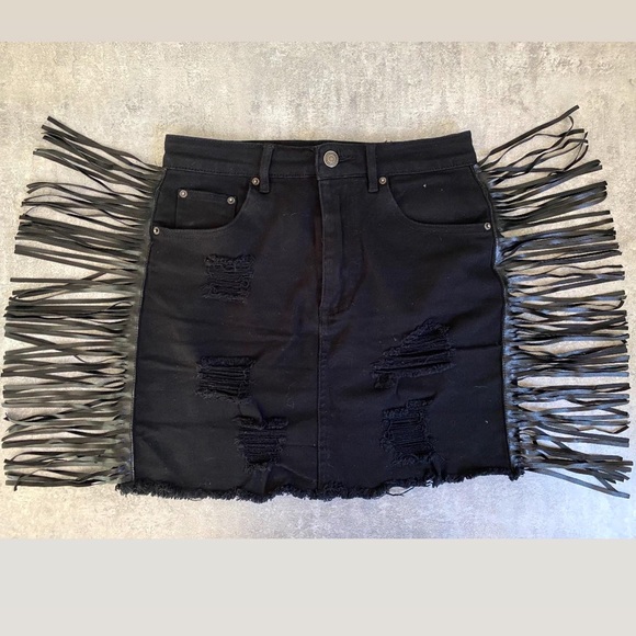 Kate Moss style denim skirt with fringe - Picture 3 of 7